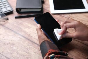 How to Clean a Smartphone Yourself